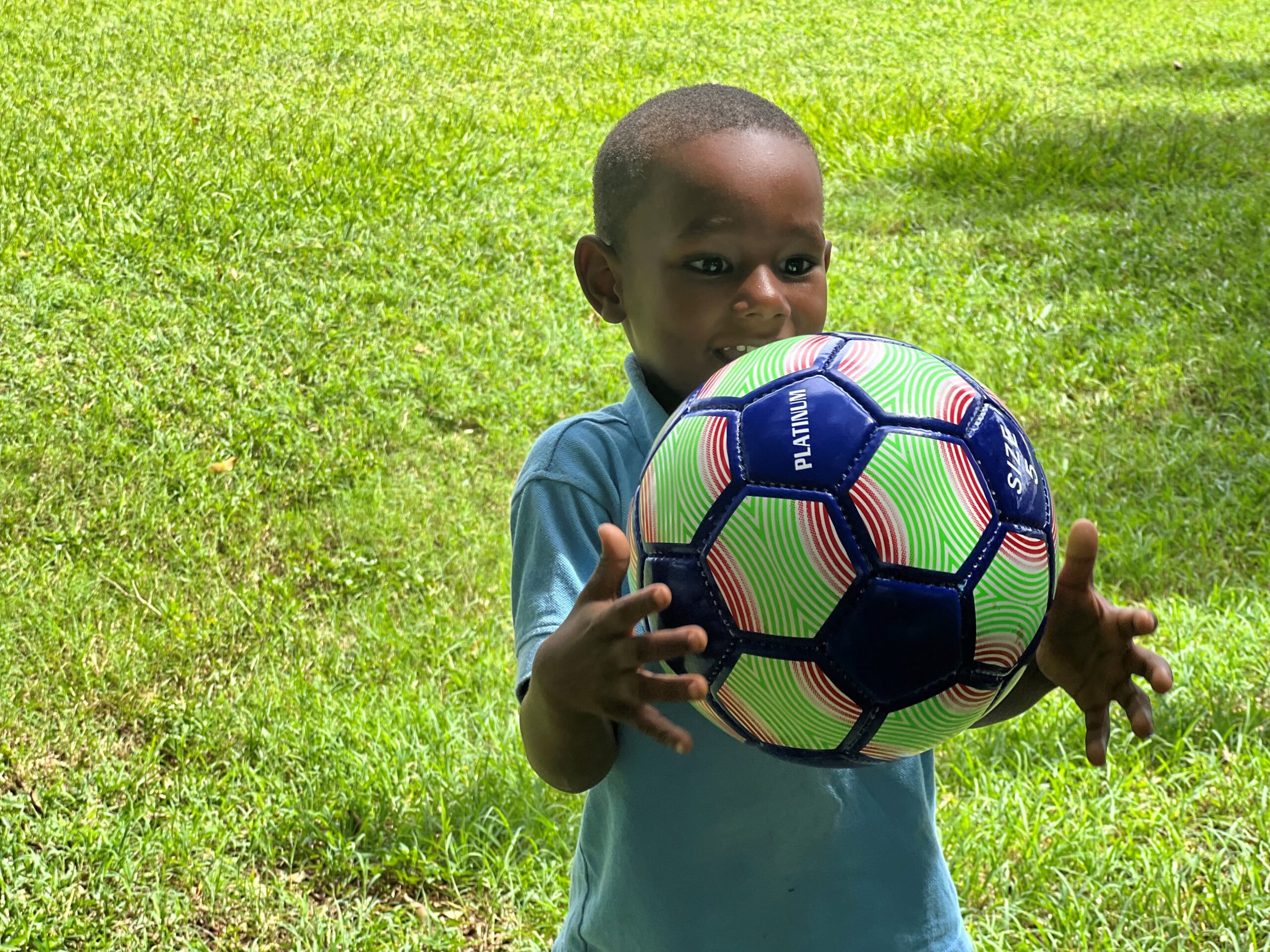 Niño con pelota